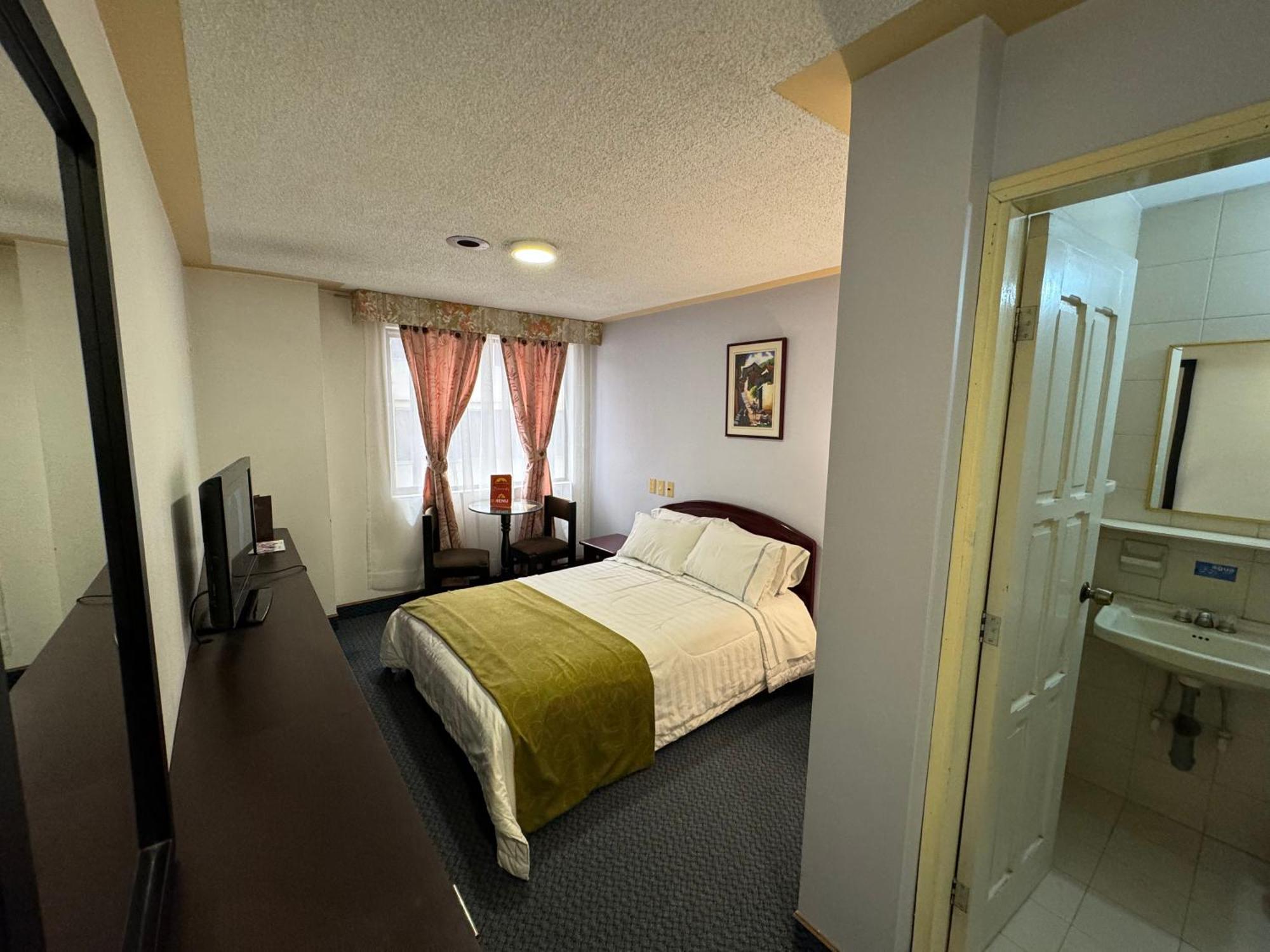 Hotel Los Andes 伊皮亚莱斯 外观 照片